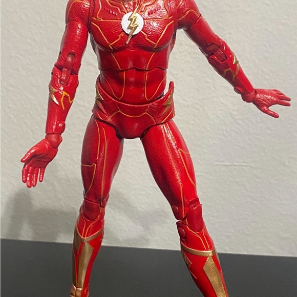 DC COMICS - The Flash Movie - Flash Action Figure McFarlane - Picture 5 of 12